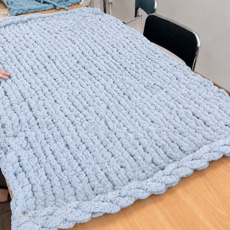 Włóczka chenille standard kolor nr 916 - 300g - produkt wyplatamy.pl 2